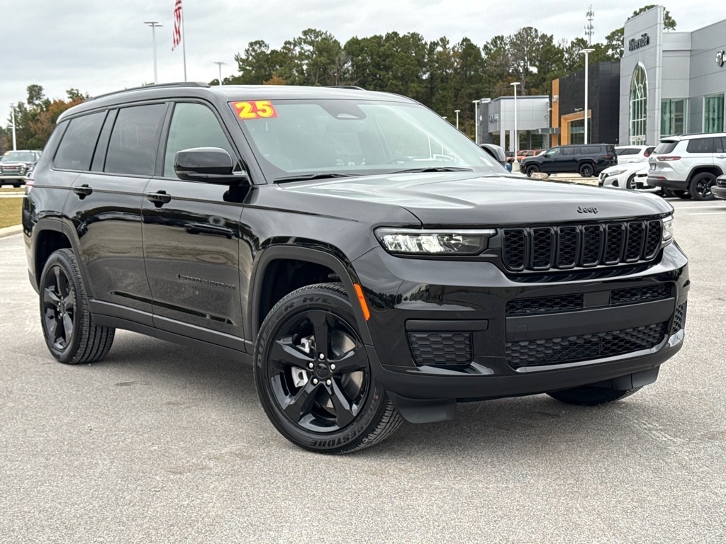 2025 Jeep Grand Cherokee L Altitude's photo
