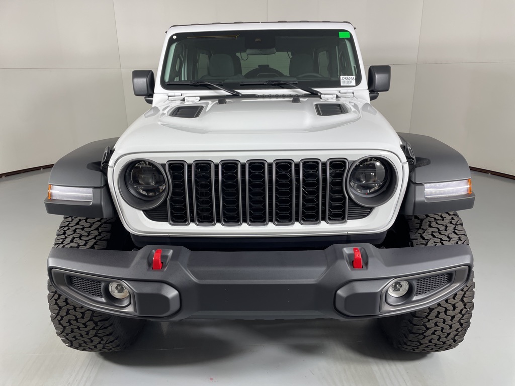 2025 Jeep Wrangler Rubicon photo 2
