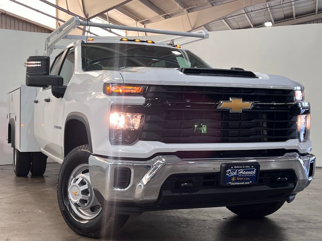 2024 Chevrolet Silverado 3500HD Work Truck photo 3