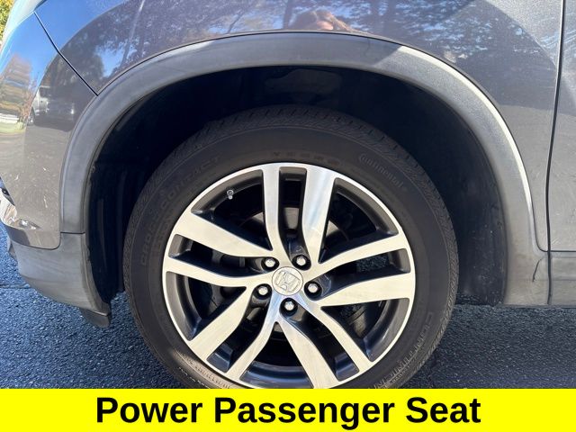 2016 Honda Pilot Touring photo 2