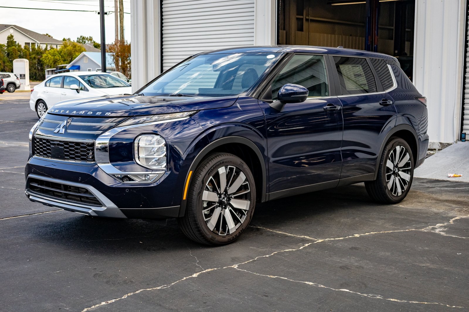 2025 Mitsubishi Outlander SE's photo