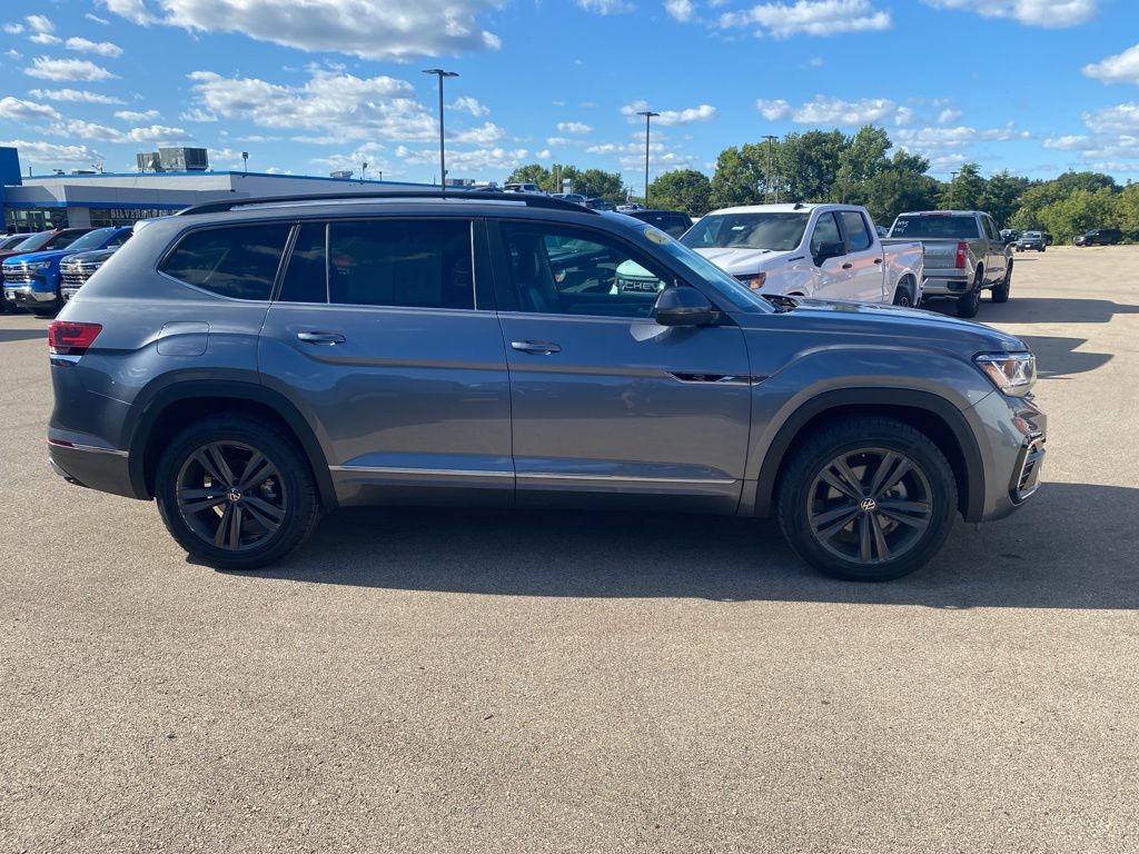 2021 Volkswagen Atlas V6 SE Technology R-Line photo 2
