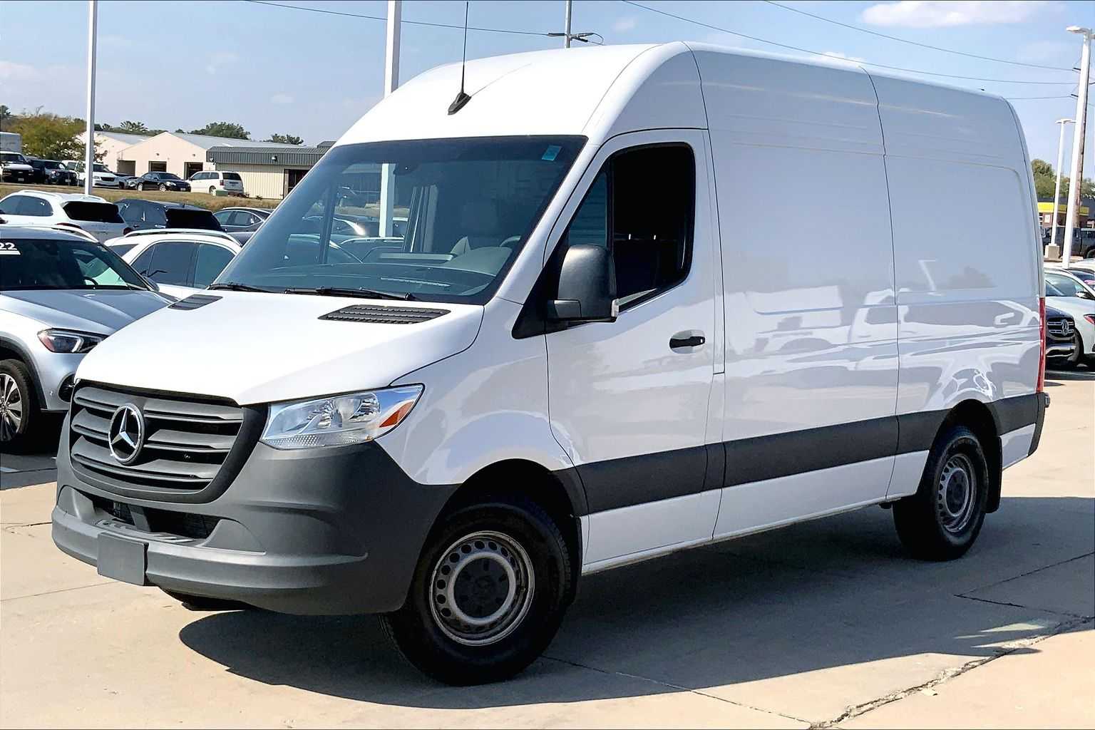 2024 Mercedes-Benz Sprinter Cargo Van Base's photo