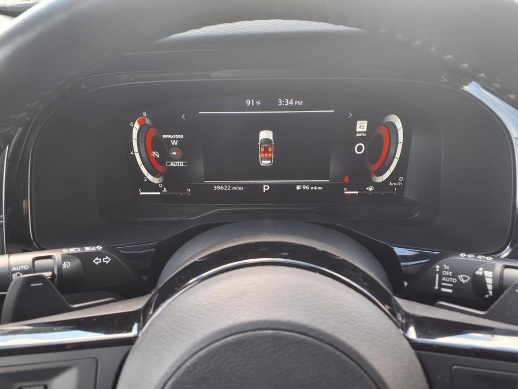 2022 Nissan Pathfinder Platinum photo 19