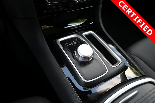 2023 Chrysler 300 Touring photo 19