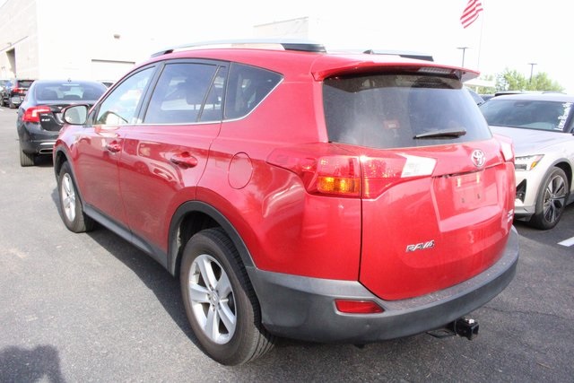 2013 Toyota RAV4 XLE photo 2
