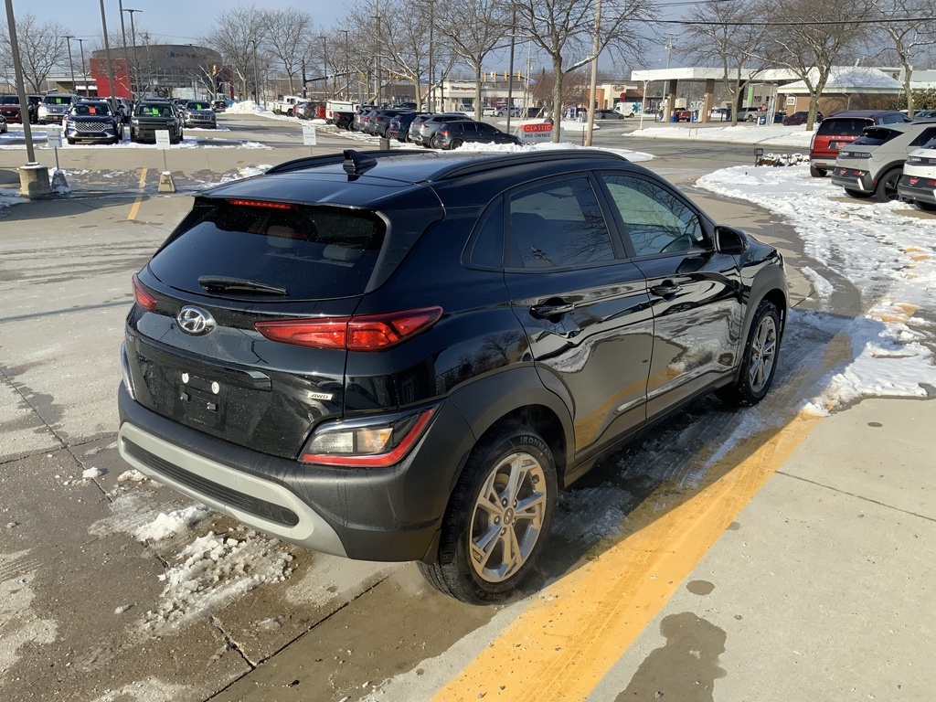 2023 Hyundai Kona SEL photo 3