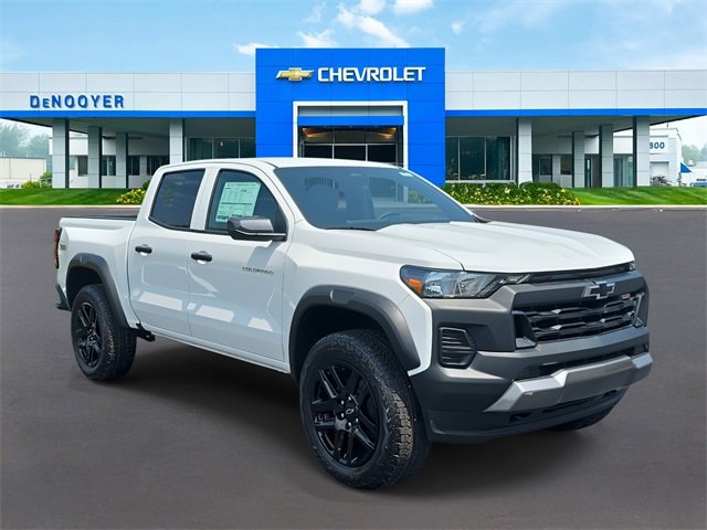 2025 Chevrolet Colorado Trail Boss photo 3