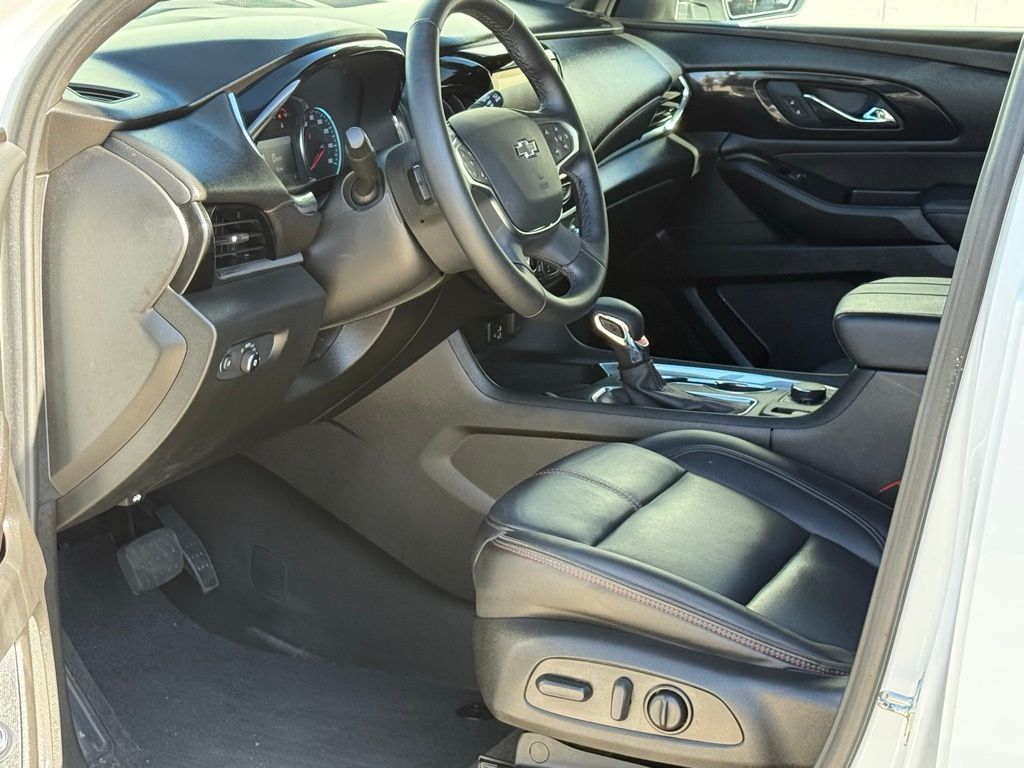 2023 Chevrolet Traverse RS photo 3