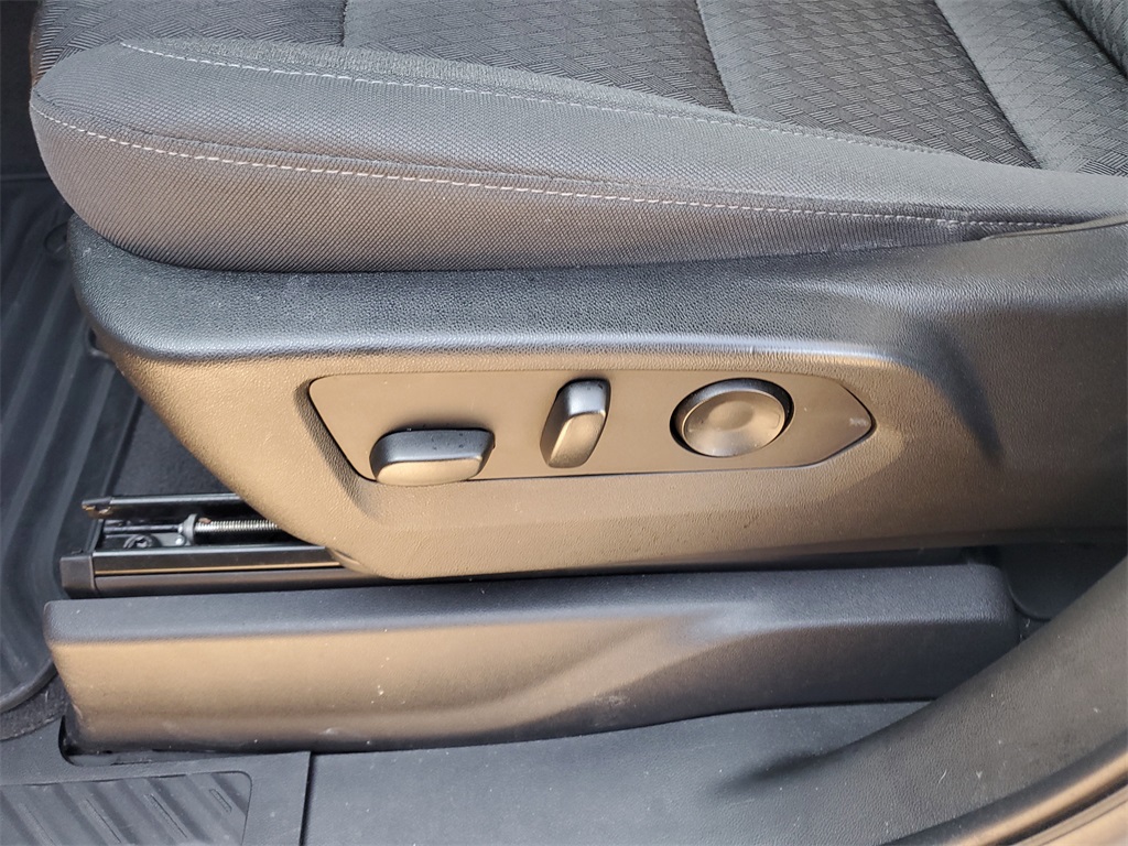 2022 Chevrolet Silverado 1500 Custom photo 12