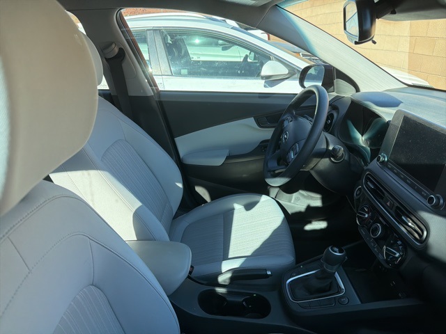 2023 Hyundai Kona SEL photo 3