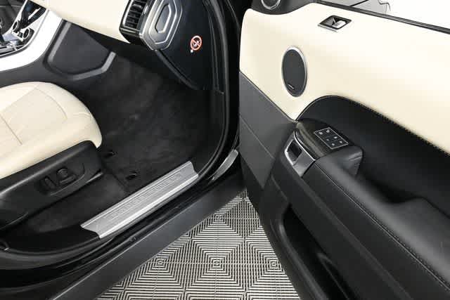 2019 Land Rover Range Rover Sport HSE photo 22