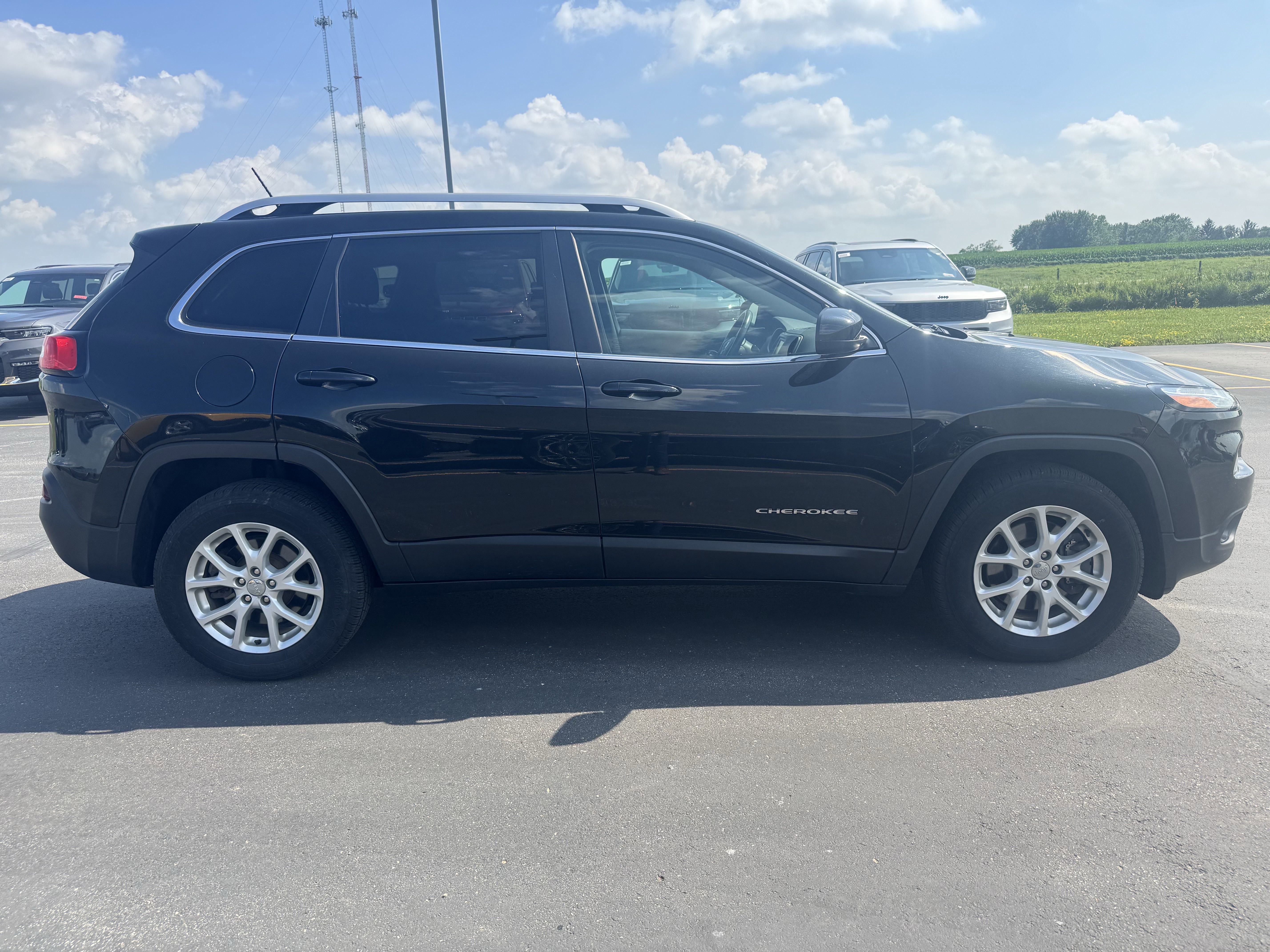 Used 2014 Jeep Cherokee Latitude with VIN 1C4PJMCSXEW229998 for sale in Saint Charles, Minnesota