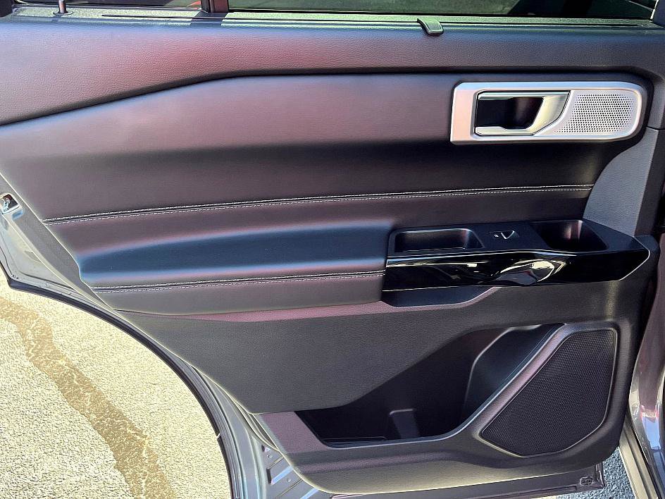 2021 Ford Explorer ST photo 23