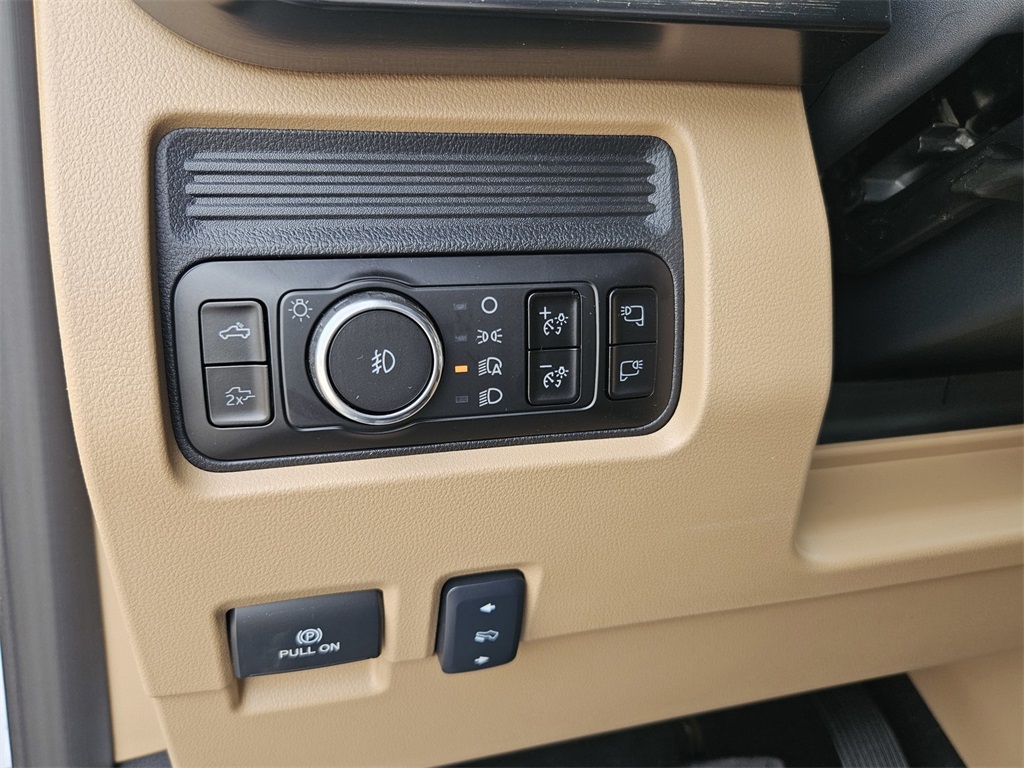 2025 Ford F-250 Lariat photo 17