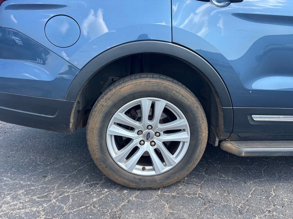 2019 Ford Explorer XLT photo 4