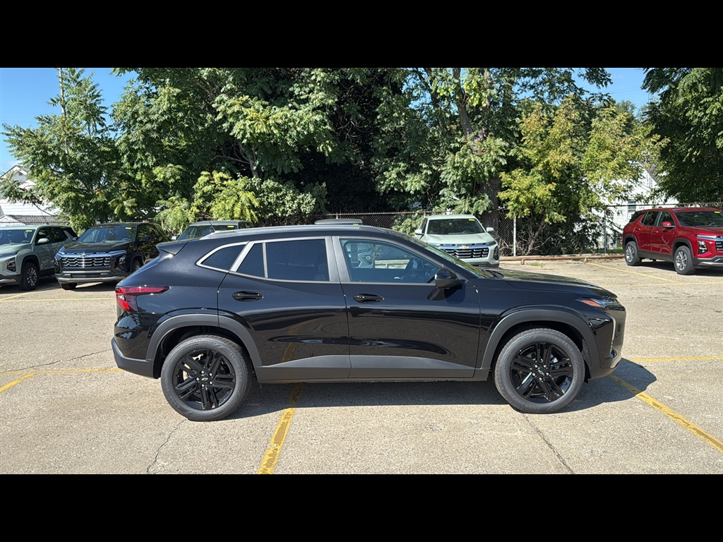 2025 Chevrolet Trax ACTIV photo 3