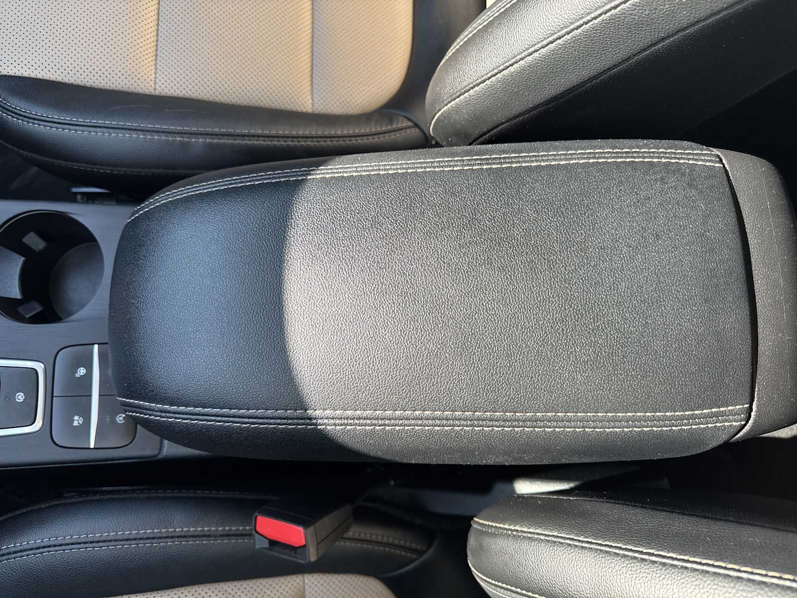 2022 Ford Escape Titanium photo 29