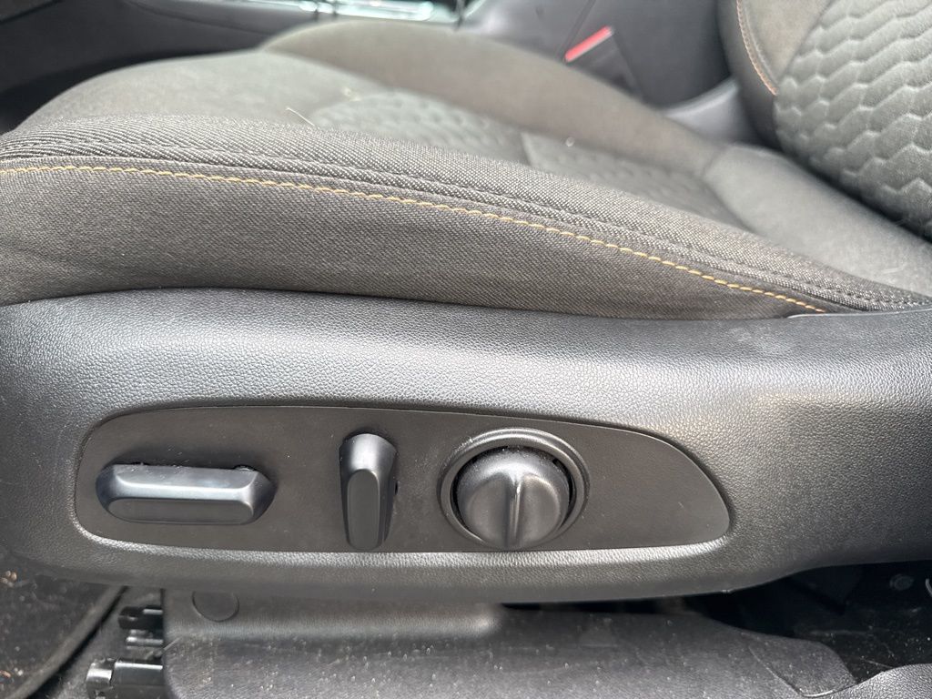 2020 Chevrolet Equinox LT photo 8