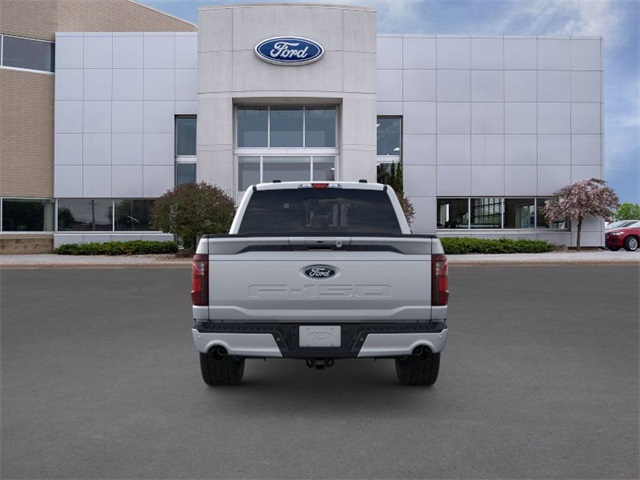 2025 Ford F-150 XLT photo 4