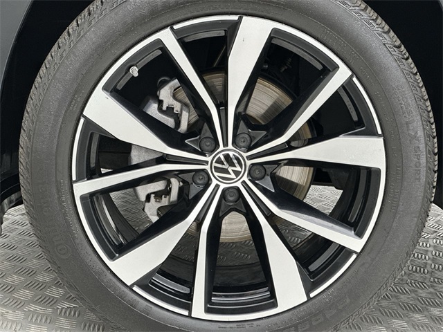 2025 Volkswagen Atlas SEL Premium R-Line photo 2