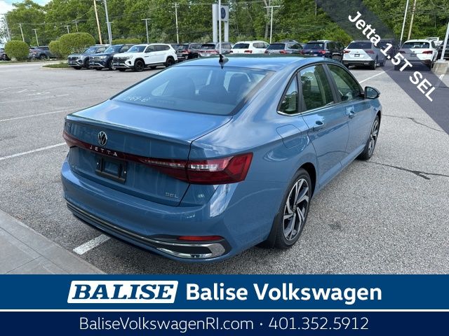 2025 Volkswagen Jetta SEL photo 4