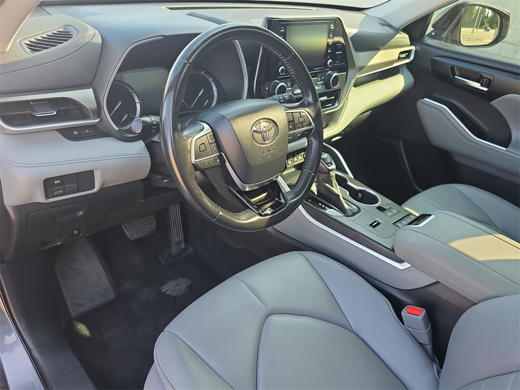 2020 Toyota Highlander XLE photo 11