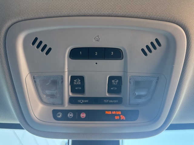 2020 Chevrolet Traverse Premier photo 14
