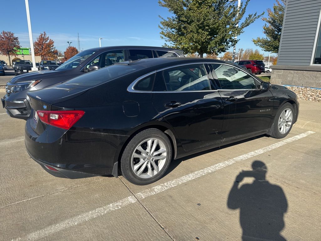 2017 Chevrolet Malibu Hybrid photo 3