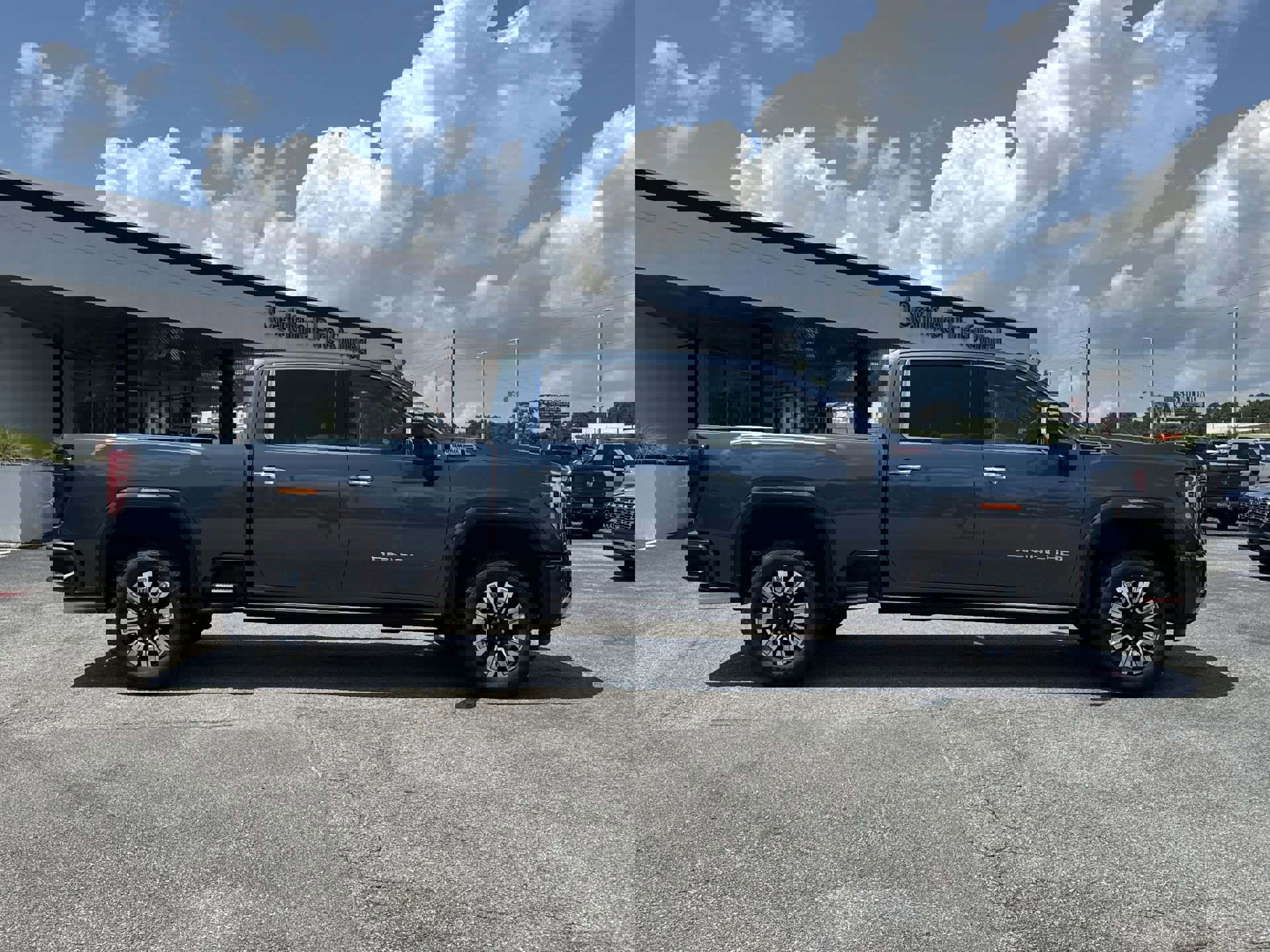 2025 Gmc Sierra 2500 HD Denali photo 9