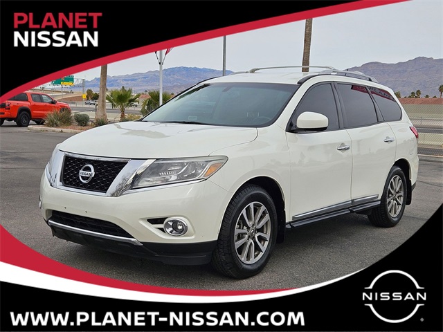 2015 Nissan Pathfinder SL's photo