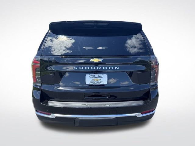 2025 Chevrolet Suburban LS photo 4
