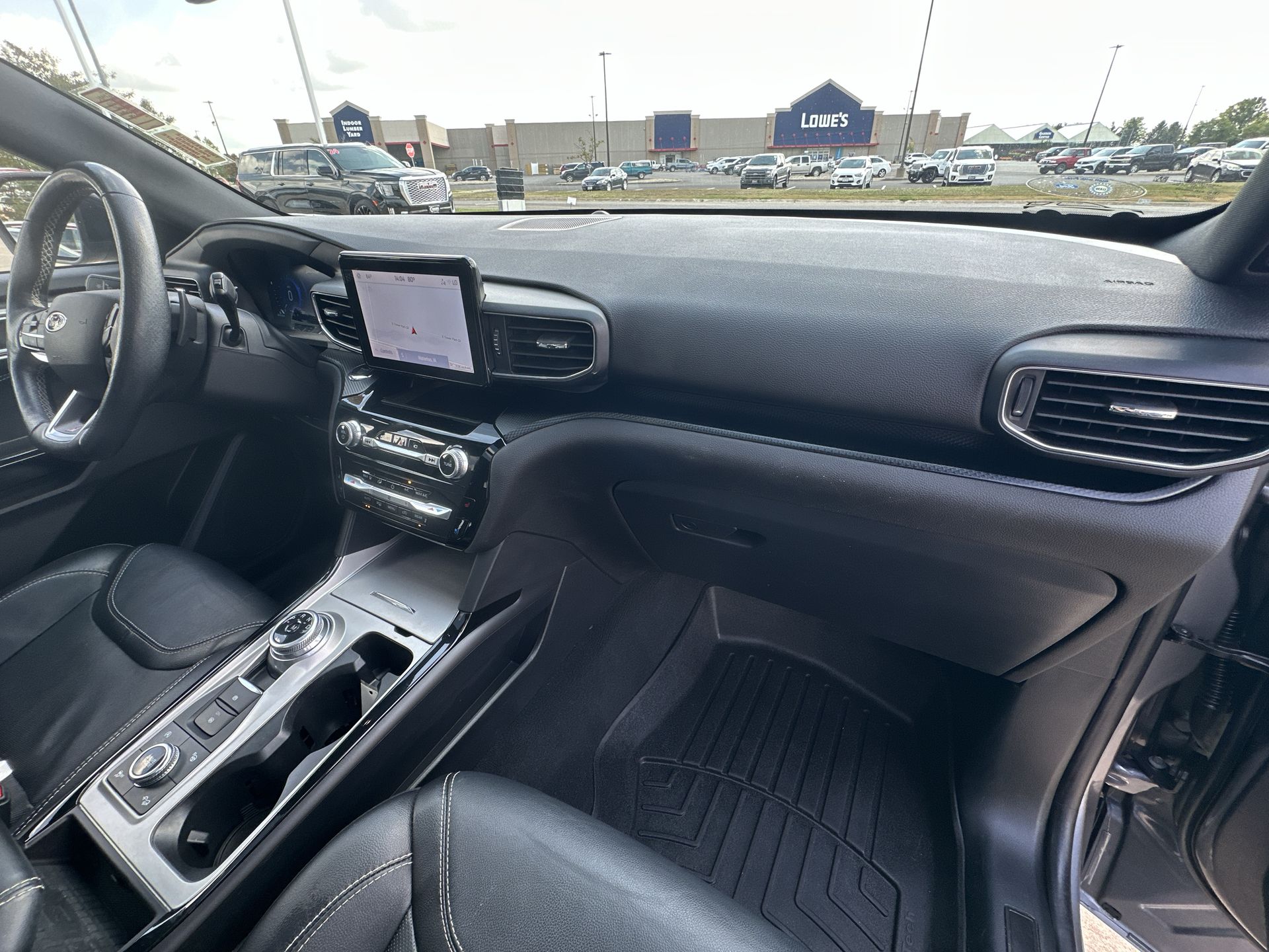 2022 Ford Explorer ST photo 27