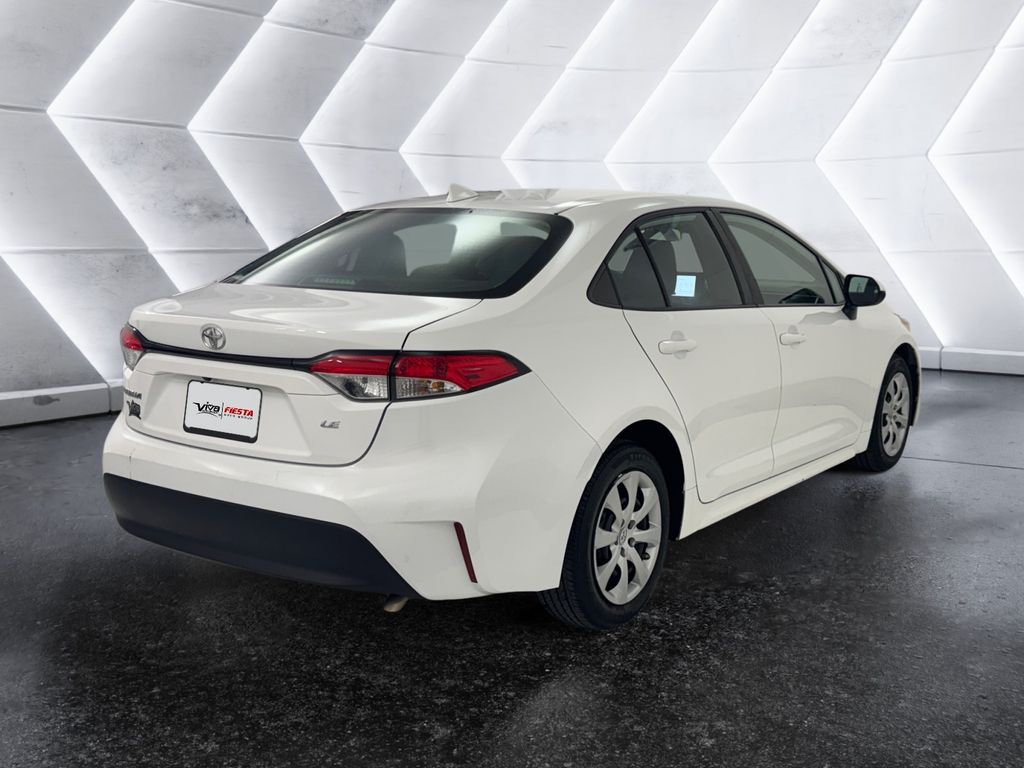 2023 Toyota Corolla LE photo 4