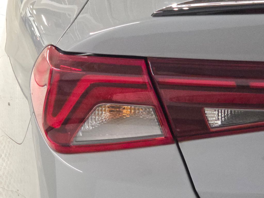 2022 Kia K5 GT-Line photo 13