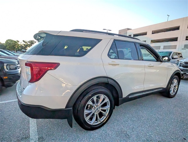 2022 Ford Explorer XLT photo 13