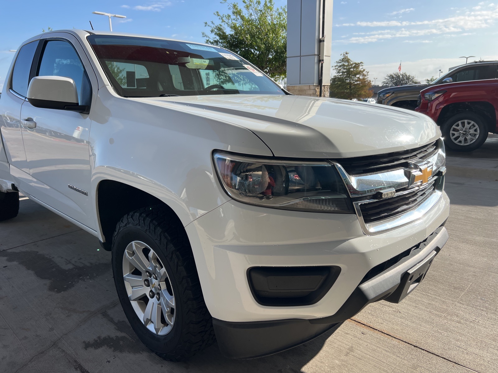 2020 Chevrolet Colorado LT photo 2
