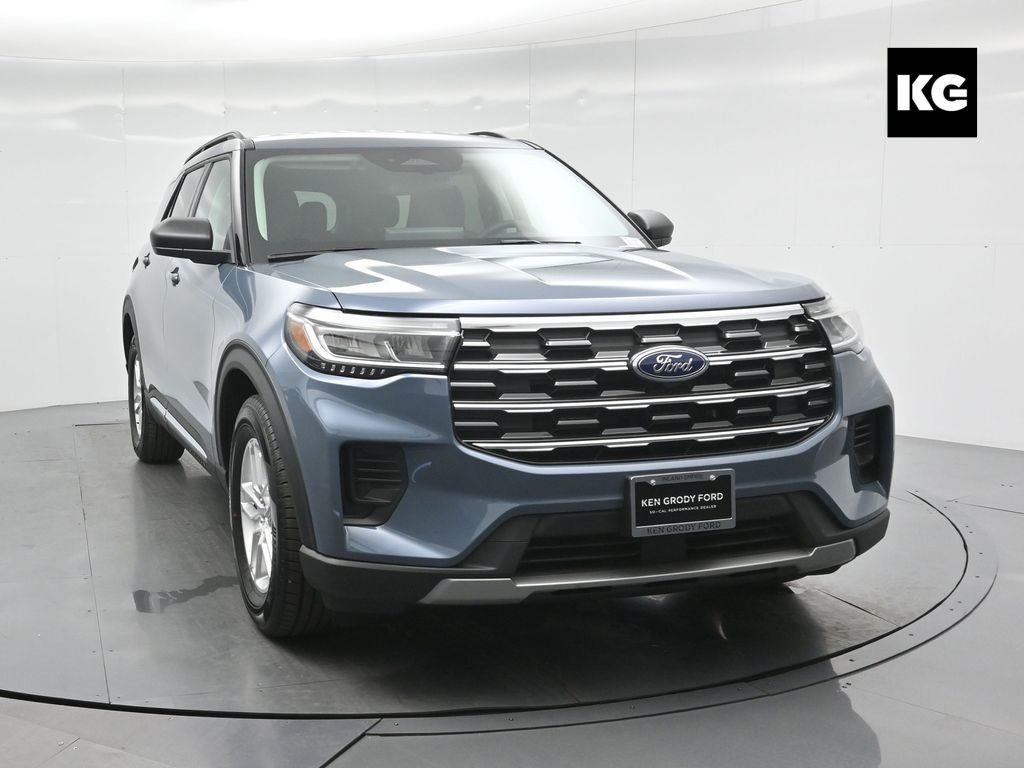 2025 Ford Explorer Active's photo