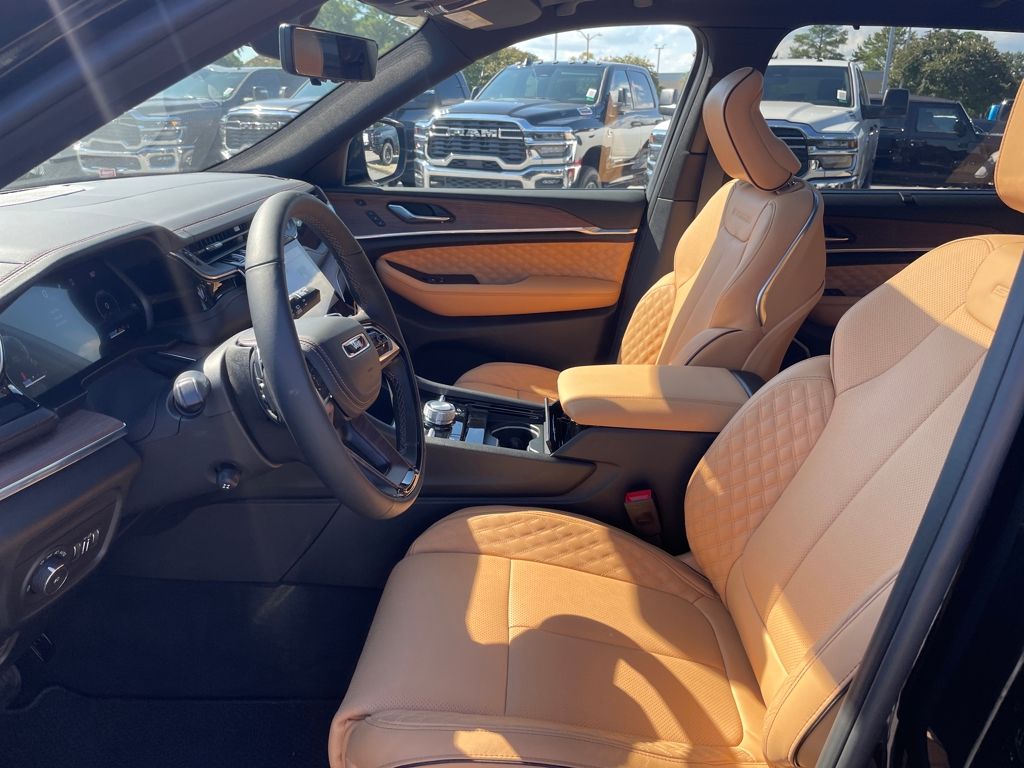 2025 Jeep Grand Cherokee L Summit photo 8