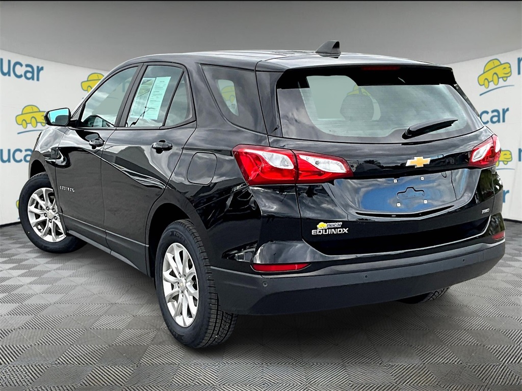 2021 Chevrolet Equinox LS photo 4