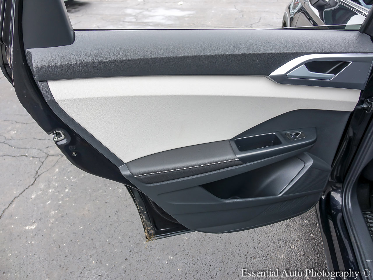 2025 VOLKSWAGEN TAOS - Image 19