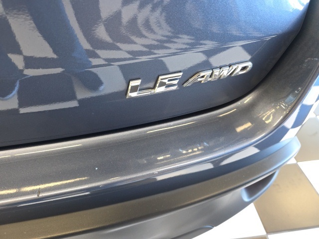 2015 Toyota Highlander LE Plus photo 3