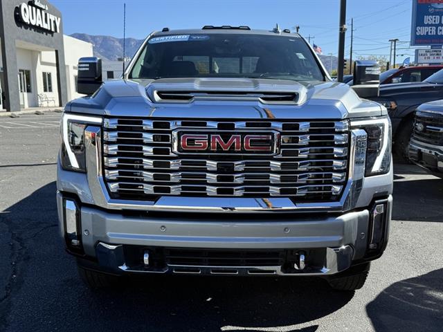 2025 Gmc Sierra Denali photo 3