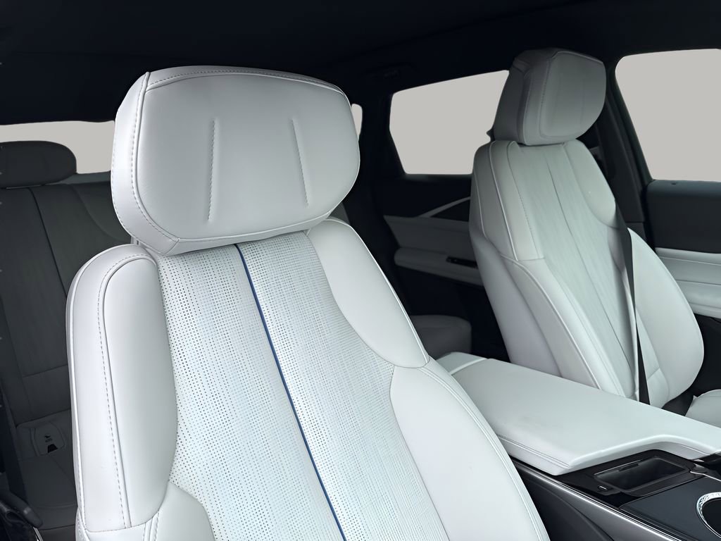 2025 Cadillac Lyriq Sport photo 13
