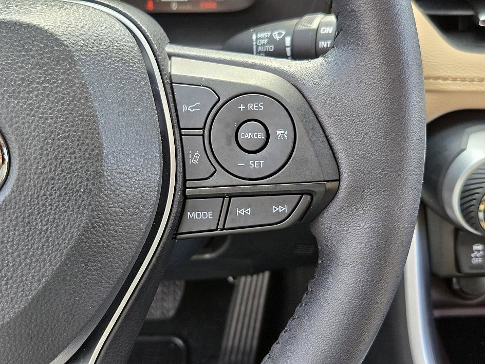 2024 Toyota RAV4 Hybrid Limited photo 22