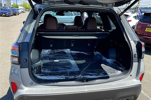 2025 Subaru Forester Touring photo 20