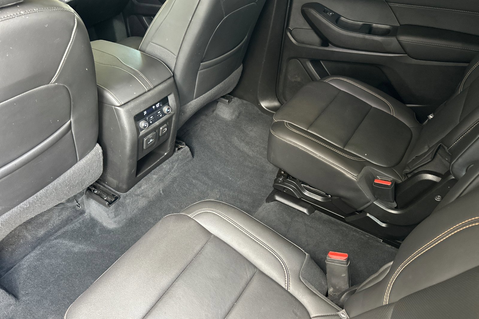 2021 Chevrolet Traverse Premier photo 11
