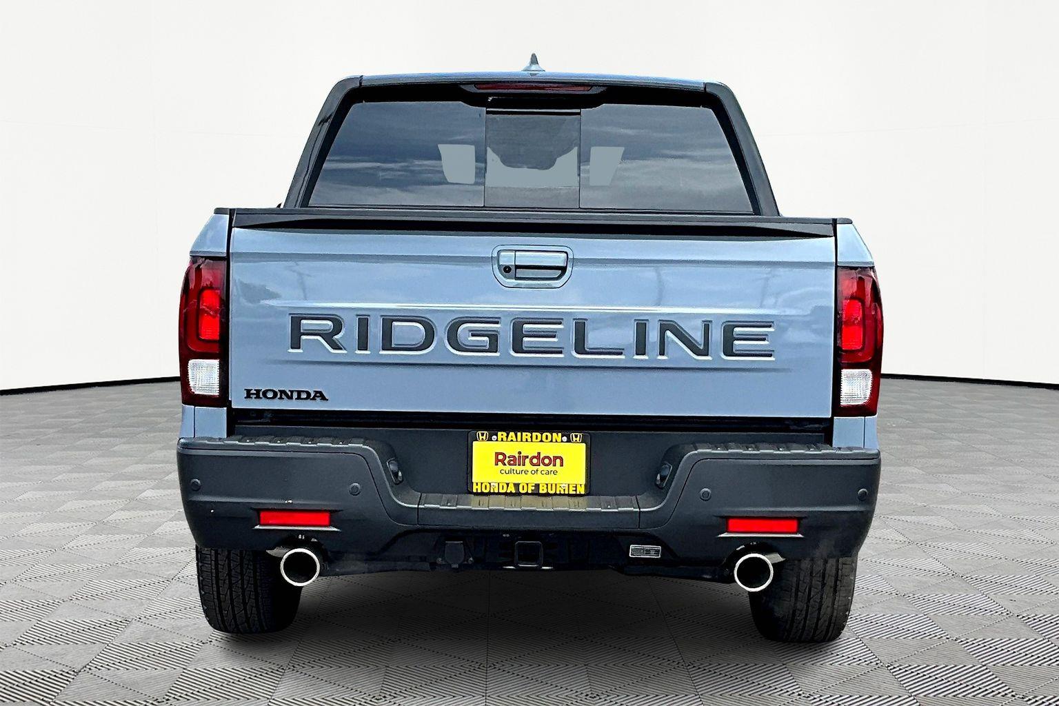 2025 Honda Ridgeline Black Edition photo 4