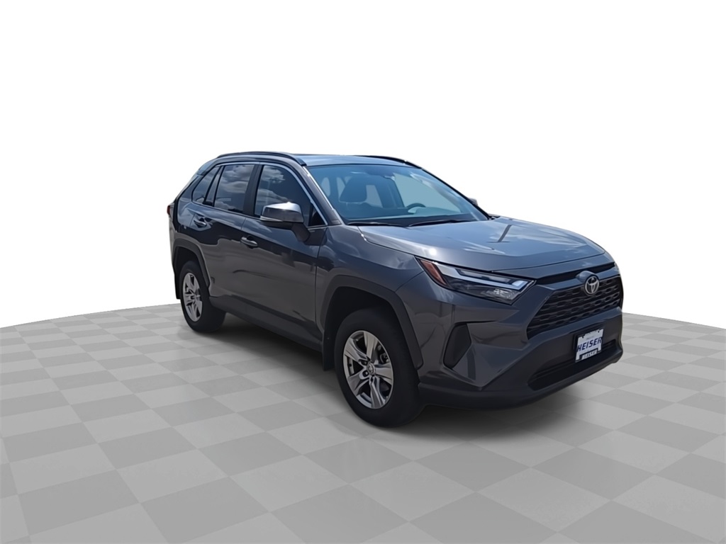Used 2022 Toyota RAV4 XLE with VIN 2T3P1RFV6NC324075 for sale in Kansas City
