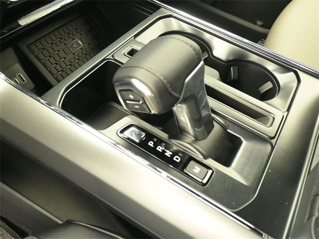 2025 Ford F-150 Lariat photo 19
